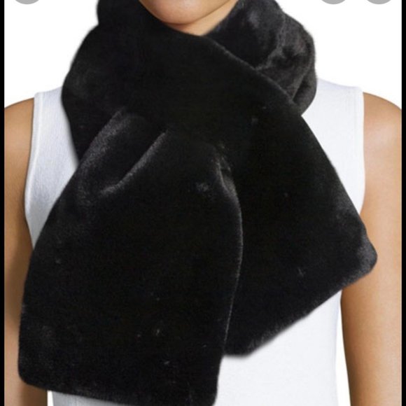 La Fiorentina Accessories - La Fiorentina Faux Fur Pull-Through Black Scarf